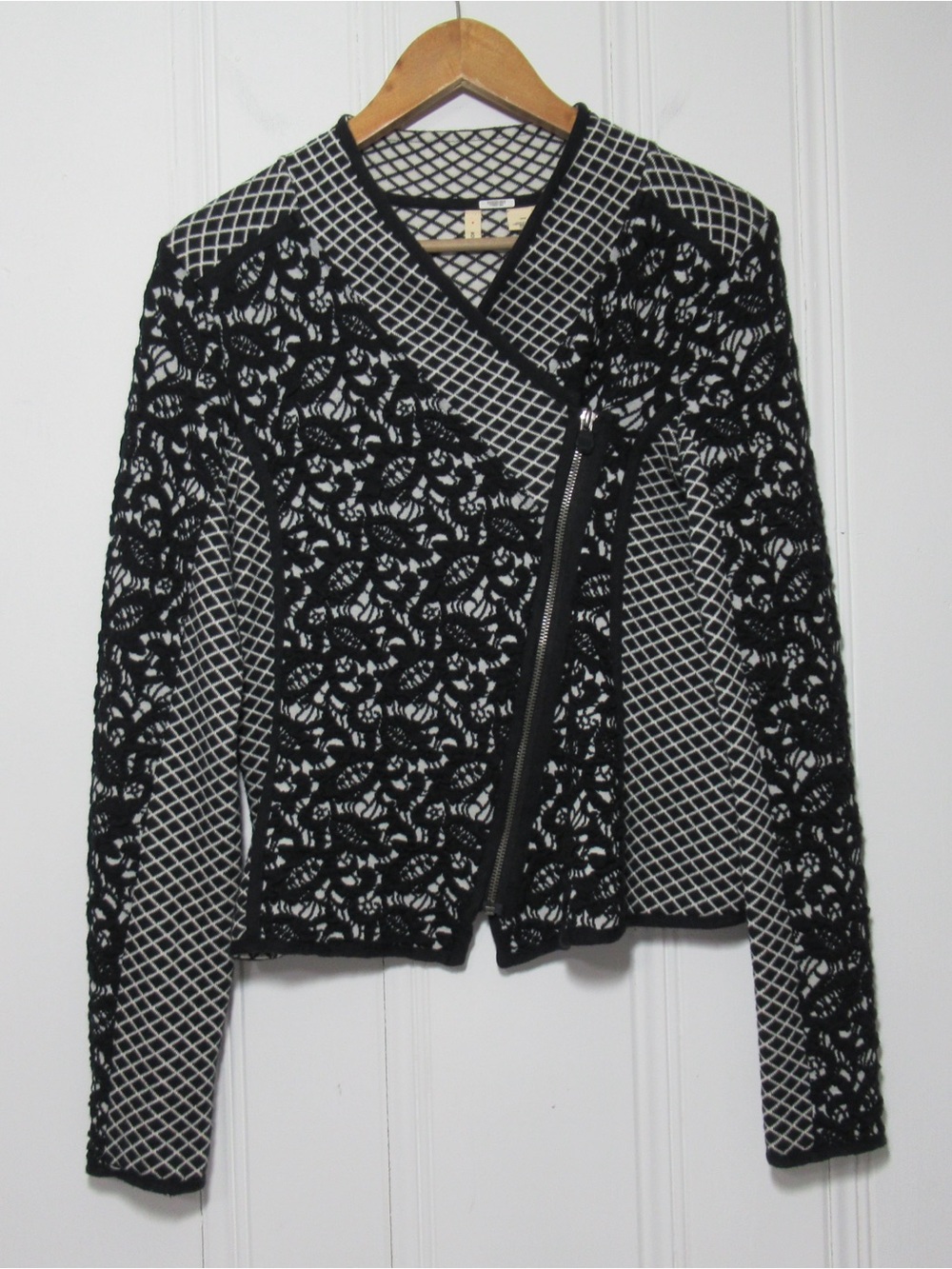Moth Anthropologie Black Zip Up Jacquard Moto Cardigan Size Medium